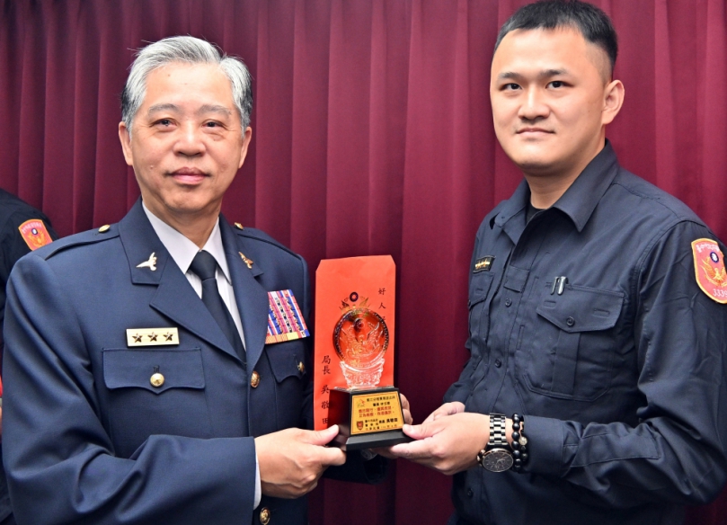 林岱瑭奪下自殘女子尖刀   吳敬田公開表揚稱許肯定