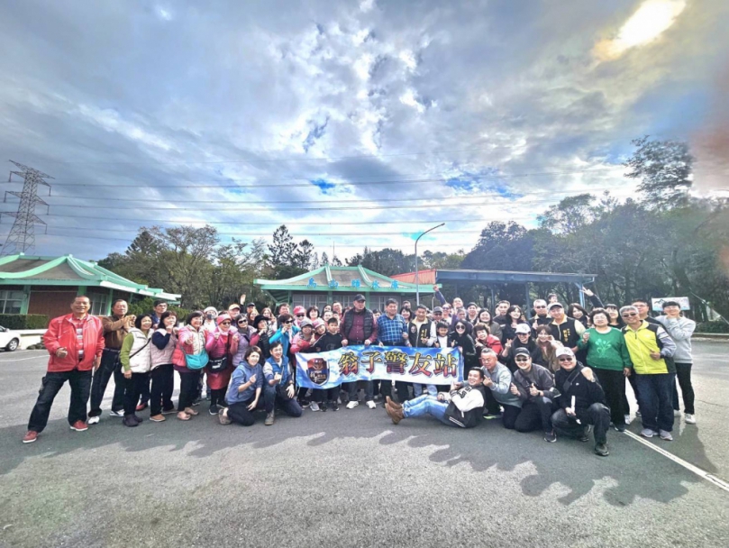 為感謝警友站副站長及顧問長期以來對基層警務工作的鼎力支持與經費贊助，有效提升派出所勤務效能與員警士氣.昨日特舉辦戶外踏青與溫馨餐敘南部旅遊