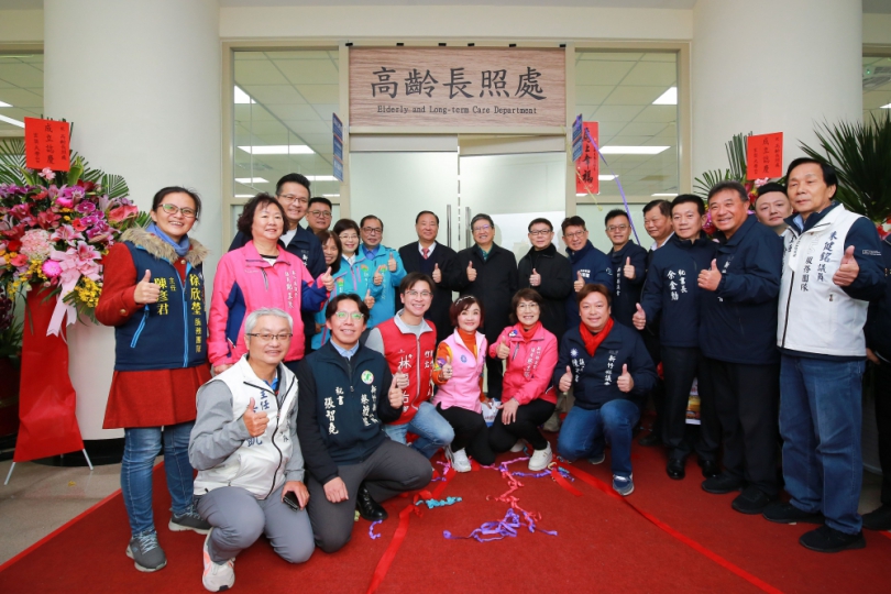 一站式搞定民生大小事   新竹縣府聯合服務中心、數位發展處、高齡長照處正式揭牌