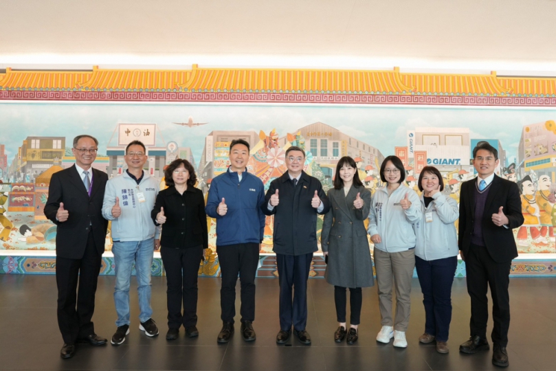 卓揆視察台中國際機場希望提升服務品質及量能讓北中南部機場符合國際水準