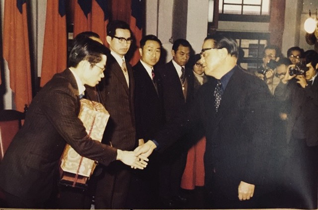 司法節的見證〈一支球拍、一支筆文武雙冠王陸炳文的中山路人生〉