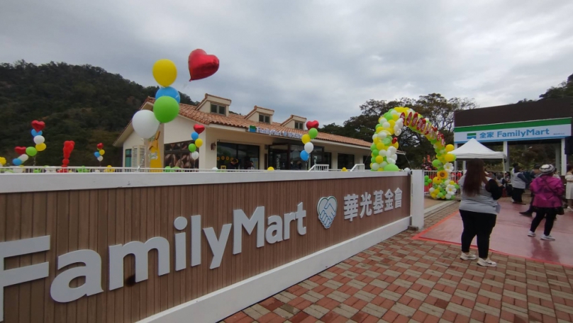 自己學員自己僱   華光攜手全家   新竹首家便利商店型庇護工坊今啟用