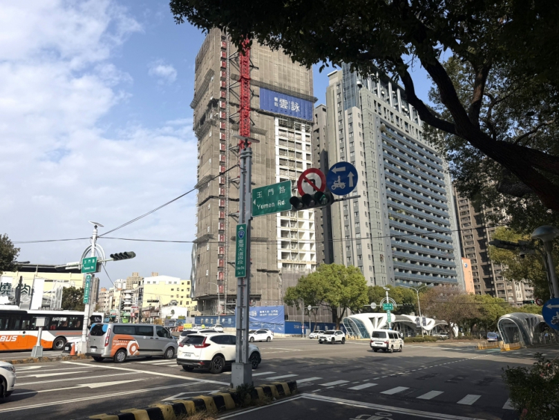 台灣大道玉門路號誌不斷電維持5小時  確保近6萬輛車日流量正常運行