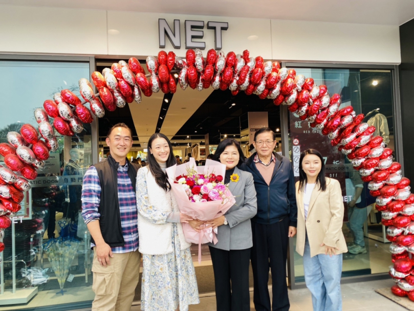 歲末送暖到北港　雲林縣長為監護兒少存下人生第一桶金