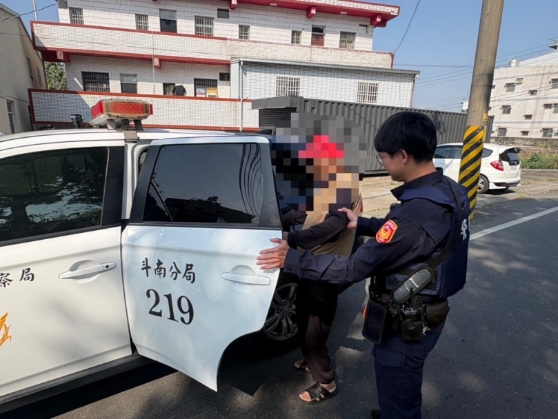 巡邏化身守護天使　斗南警即時協助身體不適老翁平安回家