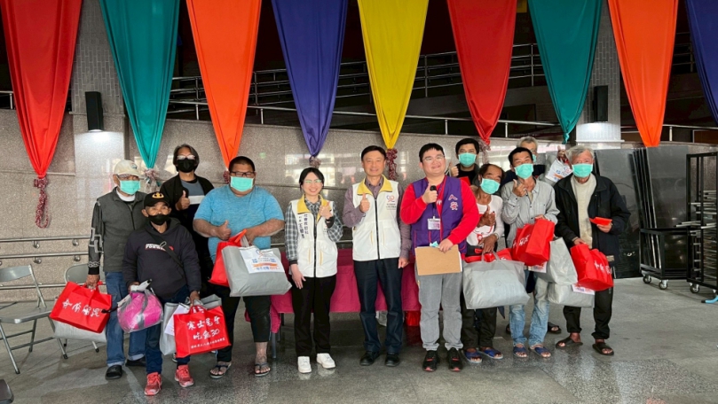 縣政府春節前夕寒冬送暖 關懷遊民過好年