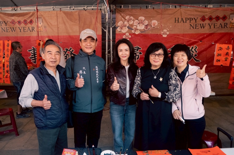 書畫飄香慶立春　西螺福興宮攜手畫會傳承年節文化