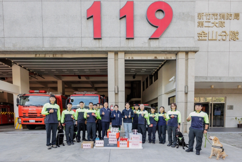 消防弟兄辛苦了！高虹安致贈加菜金   感謝春節守護市民安全