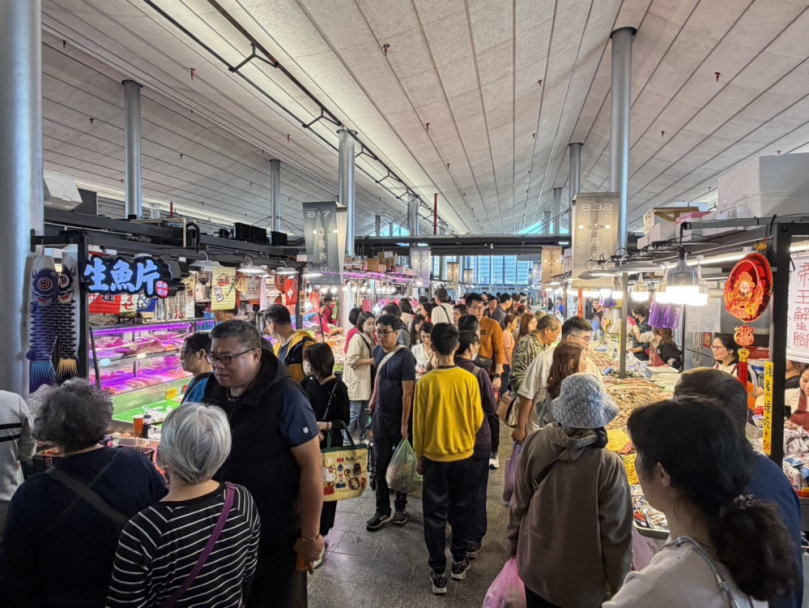 大年初一開市！竹風漁市餐廳區人潮搶搶滾   新春好兆頭