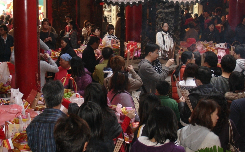 農曆元月初九「天公生」大甲鎮瀾宮湧入信眾祭拜天公