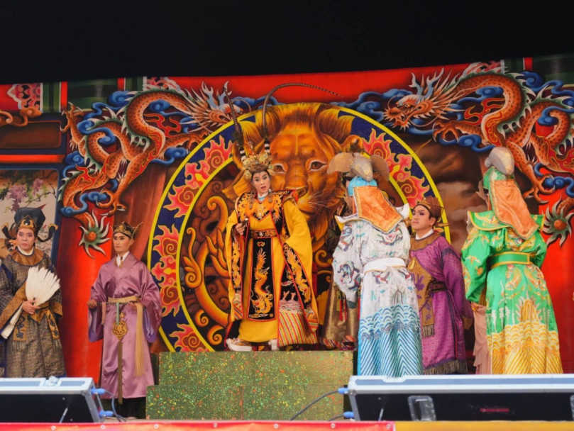 明華園至龍井三陽玉府天宮熱力開演慶天公生   鄭副市長贈匾