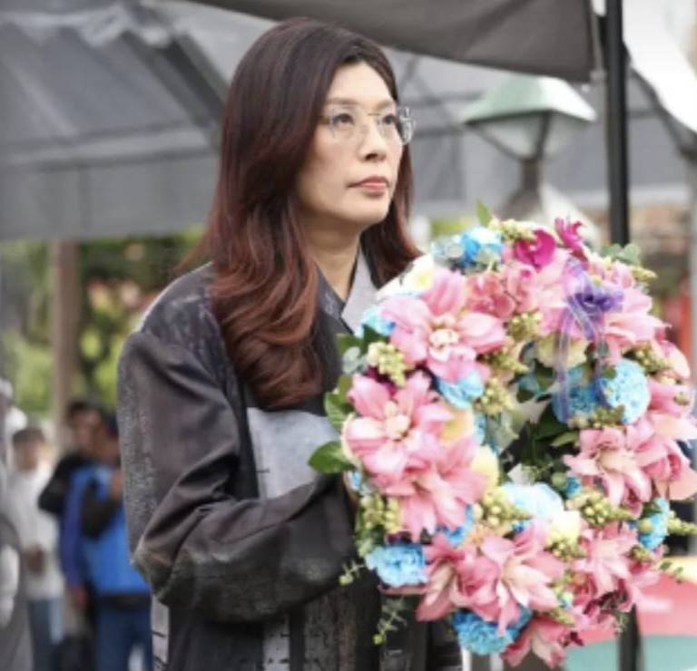 雨中悼念228  鄭麗文籲還原真相、守護憲政民主  邁向和平與和解