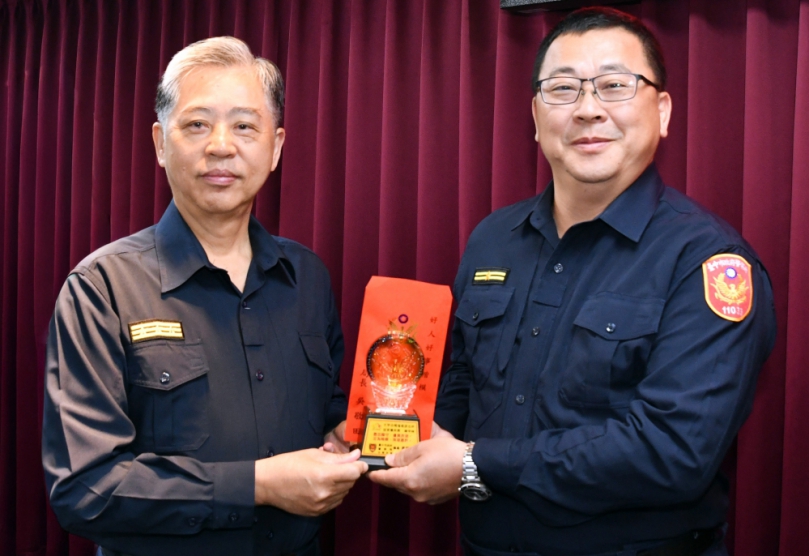 陳甲林解救尋短男子一命   吳敬田會報公開表揚稱讚