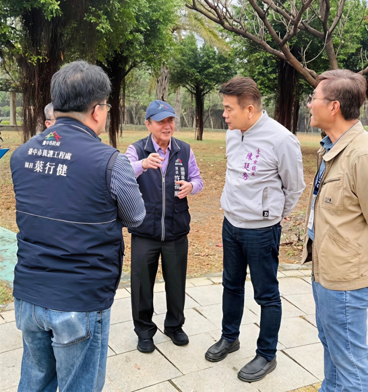 綠意港灣從植樹做起中市議員陳廷秀推動種櫻花、贈樹苗