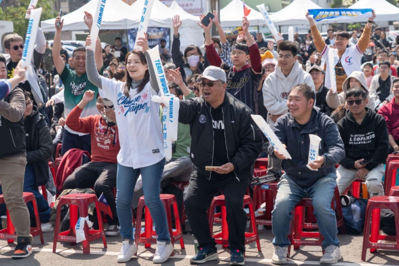 中華隊WBC首勝  14:0完封捷克   新竹應援團情緒沸騰！