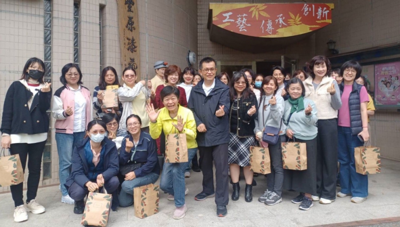 豐原警分局歡慶婦女節  「好事成雙」傳遞幸福與祝福