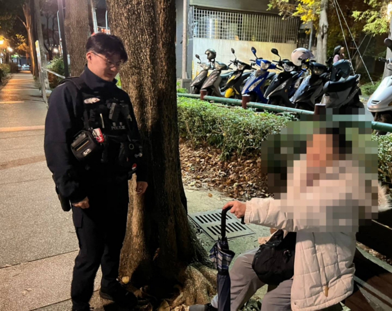 老婦坐足9小時的茫然　30尺的距離潭子警護送