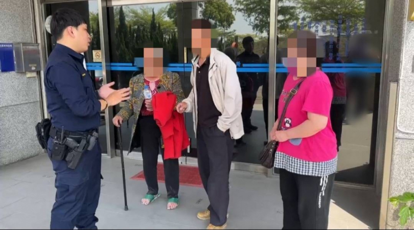 7旬嬤凌晨「狂走10小時」迷航  幸遇暖警神攔截！