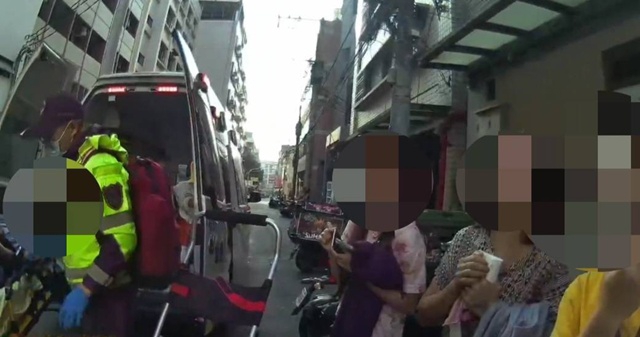 語言不通急壞菲籍女！父突石化   烏日警即刻救援救回一命