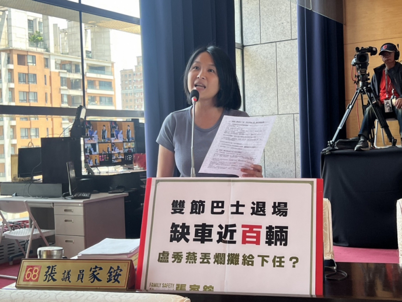 台中市今年有近百輛車缺口待補  民進黨台中市議員張家銨批評市長盧秀燕把整包爛攤子留給下一任市長和市民承擔