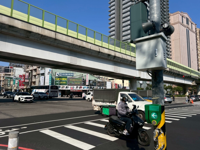 無障礙交通再升級！中市推「聽見綠燈聲音2.0」結合手機APP與藍牙自動感應