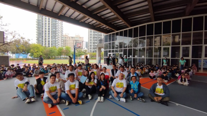 陰雨霏霏   竹北東興國小風雨球場剛好派上用場