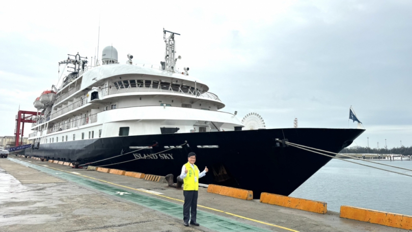 議員楊典忠表示台中港郵輪終於破蛋了