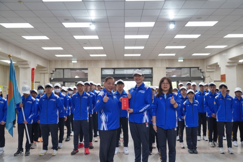 新竹縣622名選手及隊職員進軍全中運   陳見賢授旗勉勵凱旋榮歸