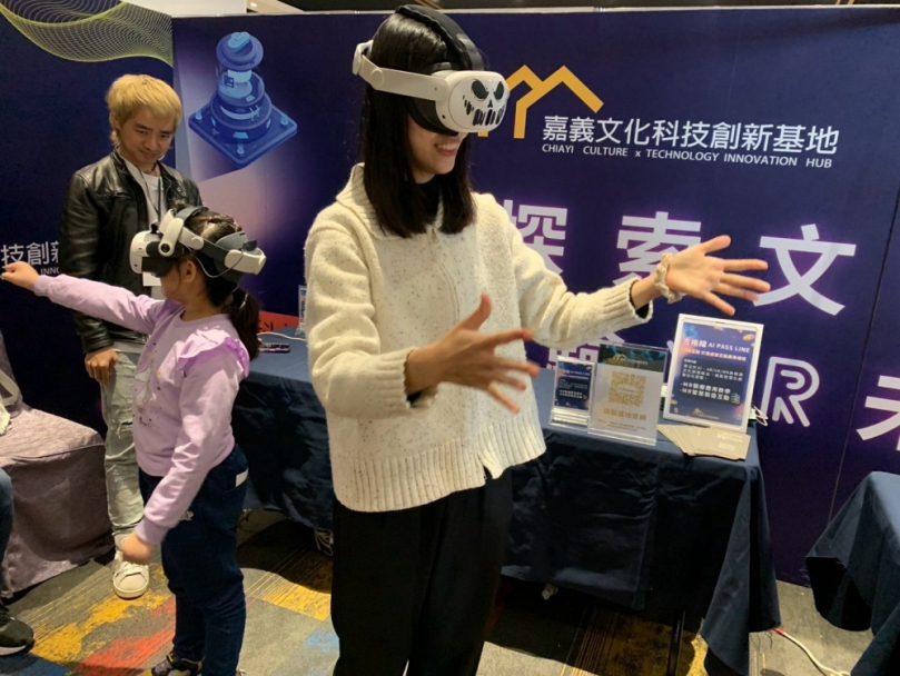 朴子就業中心首度導入VR實境 聯合徵才4/11登場 數位面試新體驗