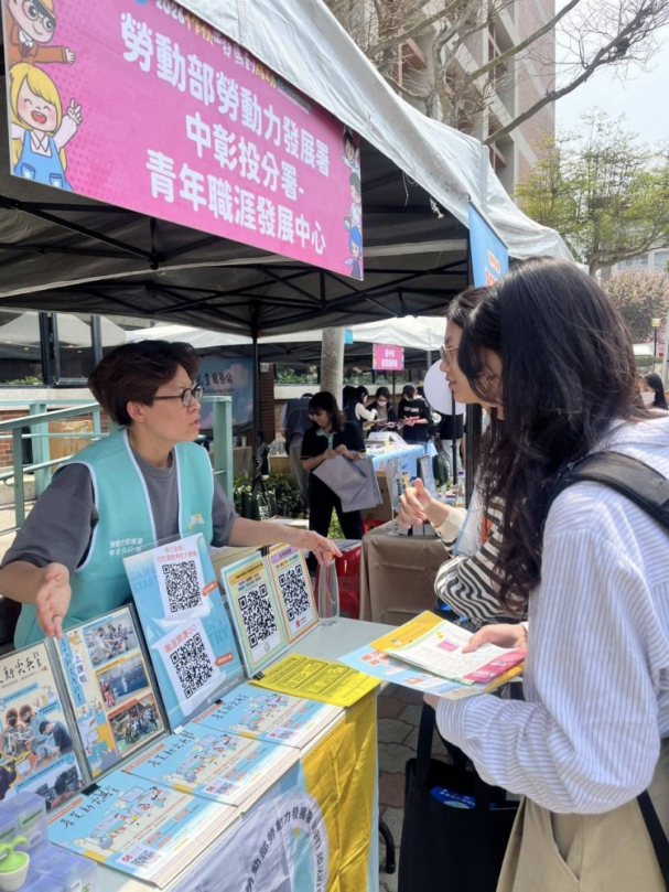 中彰投校園徵才接力開跑　千家企業釋3萬職缺　YS進校園陪青年「提早卡位」職涯未來