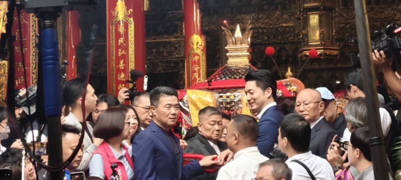 政要人士於鎮瀾宮恭請三尊媽祖安座鑾轎　儀式隆重