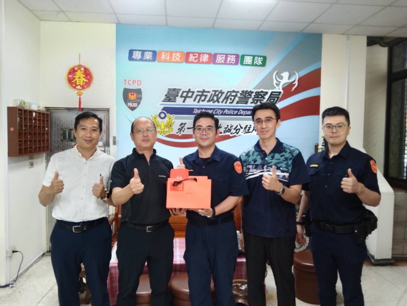 主秘張義昌到大誠所慰勞   他對員警破獲應召站讚譽