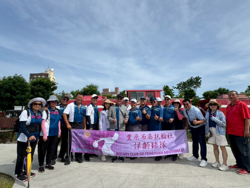 豐原西南扶輪社保齡球隊：銀髮活力綻放，謝志鍬隊長引領健康新潮流