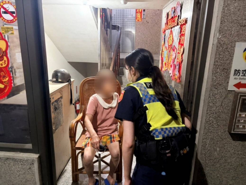 出門散步竟忘回家路　虎尾警靠一線索助71歲婦人返家團圓