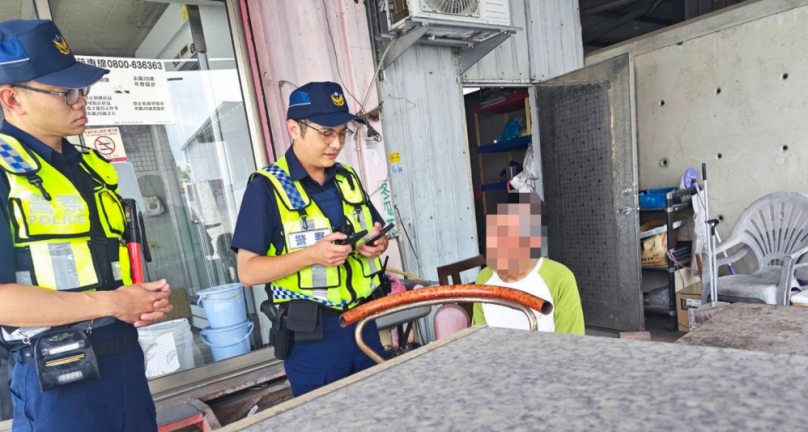 7旬失智翁外出吃豬腳迷航20公里　社口警民接力助返家