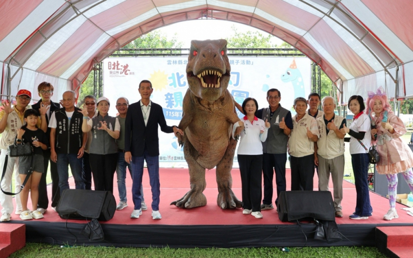 （影音）／北港暑假奇幻親子樂園熱鬧登場　恐龍、泡泡氣墊吸引近千親子嗨翻