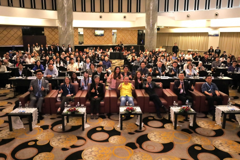 中醫大附醫受邀登上國際急重症照護大會 展示AI重症照護模式 深化臺灣智慧醫療國際合作