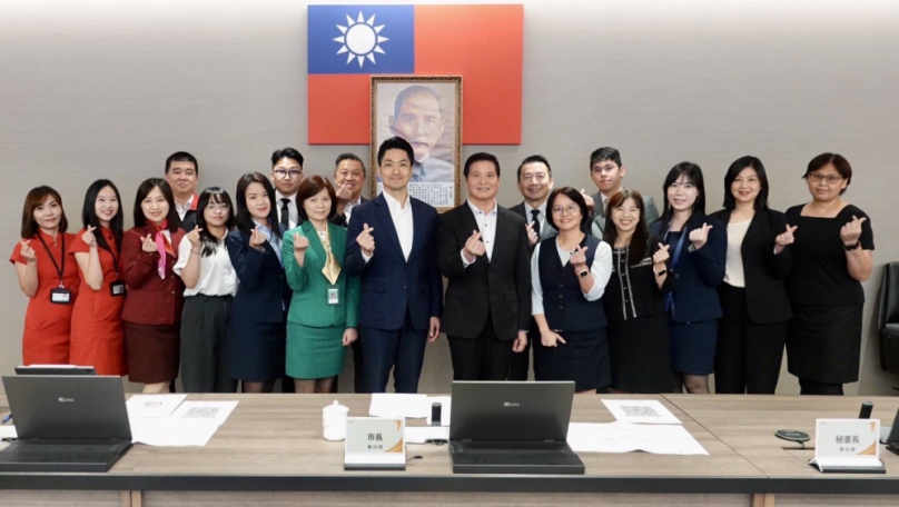 蔣萬安市長頒發阻詐有功請務人員
