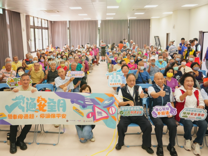 高齡換照免奔波！中市府串聯監理服務進鄰里　講習、換照一站完成