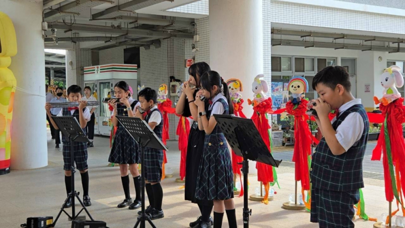 「哇!學校有7-ELEVEN販賣機ㄟ!」外埔國中學生第一次看到智FUN機感驚喜聲不絕於耳！