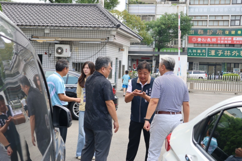 潭子國小「阿公級」冷氣換新完工　吳呈賢再爭取490萬改善校門前庭