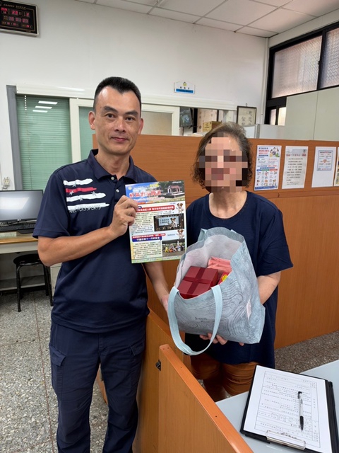 財神奶奶給你500萬!婦人遭詐險揹黃金送人