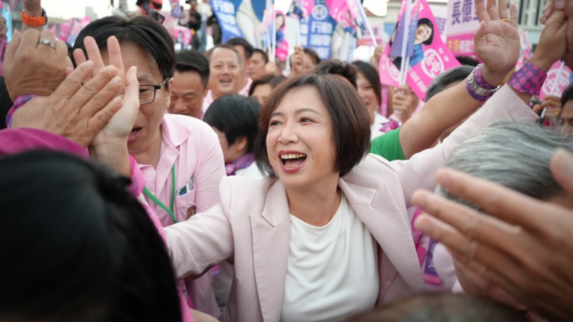 江陣營堅持辯論20分鐘全英文問答　蔡其昌：岐視與懲罰選民？