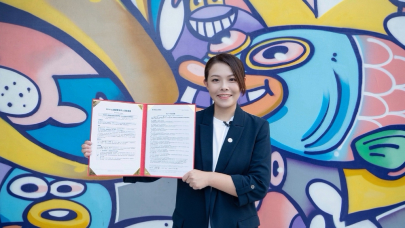 高虹安率先簽署承諾書！戮力打造兒少友善與心理健康的安居竹市