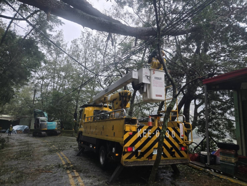 薔琵颱風來襲台中地區停電1,285戶台電積極搶修中