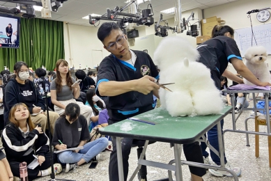 弘光科大「2024伴侶動物寵物美容研討會」  傳授韓流萌寵造型
