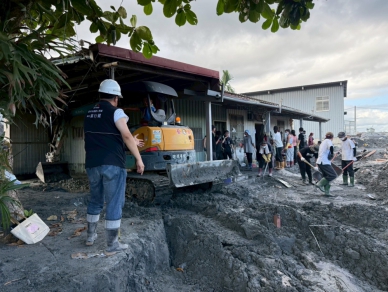 曙光初現！中市建設局持續馳援花蓮 清淤搶通助災區重現希望