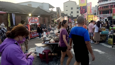 清水紫雲巖舉辦慶祝觀世音菩薩出家紀念吸引人潮熱鬧滾滾