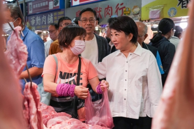 豬肉攤開市！盧秀燕赴市場關心豬肉供需、價量情形 提供安全衛生美味國產豬肉
