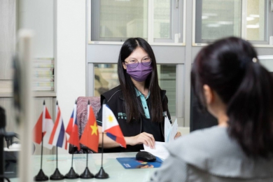 留住關鍵照護人力！中彰投分署助專業外籍看護西卡成功轉換雇主